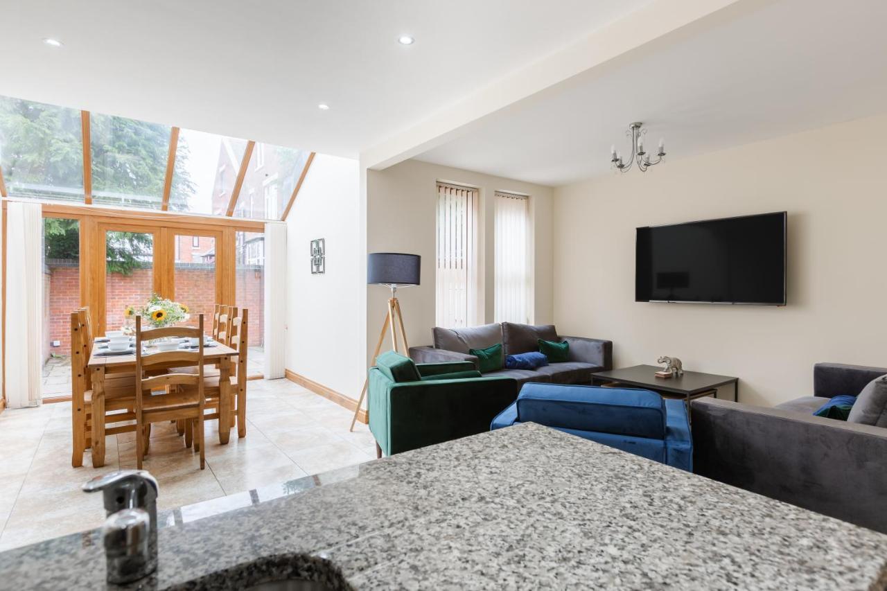 Albert - 5 Bedrooms Sleeps 11 Parking Wi-Fi Contractors Preston  Eksteriør billede